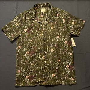 **NEW w/ TAGS** PACSUN nature and flowers button down shirt